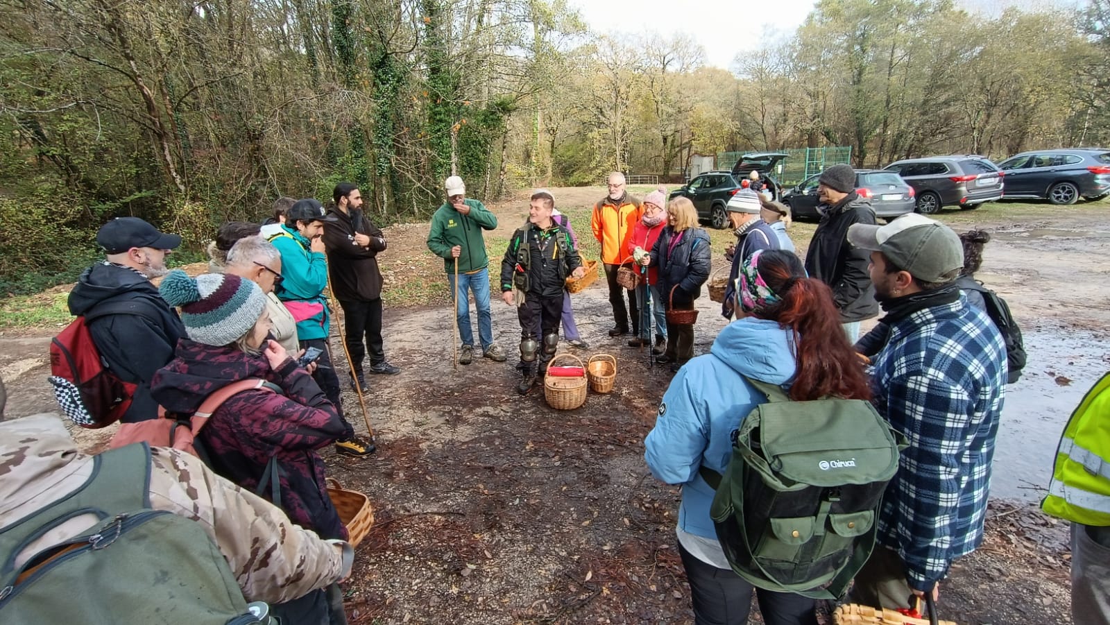 EXCELENTE ACOGIDA Y LA ALTA PARTICIPACIÓN EN EL CURSO DE RECOLECCIÓN DE SETAS SILVESTRES ORGANIZADO POR EL AYUNTAMIENTO DEL VALLE DE MENA Y MICOCYL