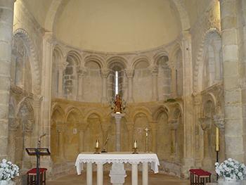 Interior del testero de Sta. María de Siones